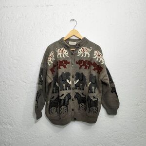 Vintage Animal-Themed Cardigan Sweater – Wildlife Safari Design